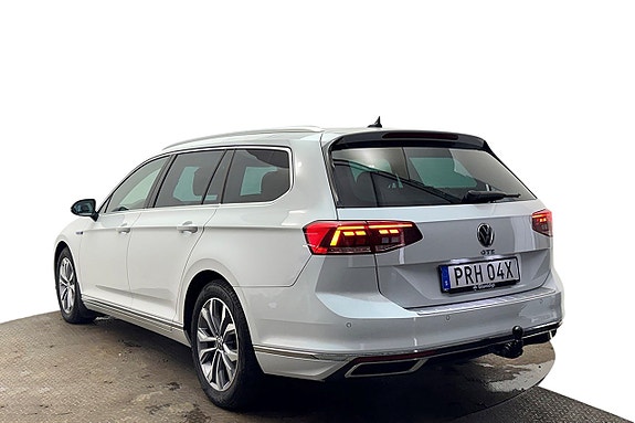 Volkswagen Passat 10 of 30