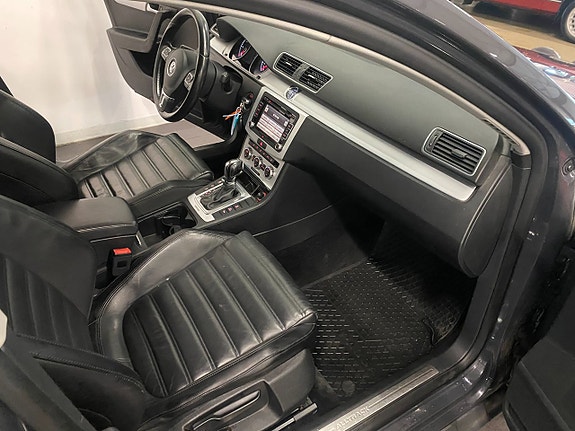 Volkswagen Passat Alltrack 10 of 14