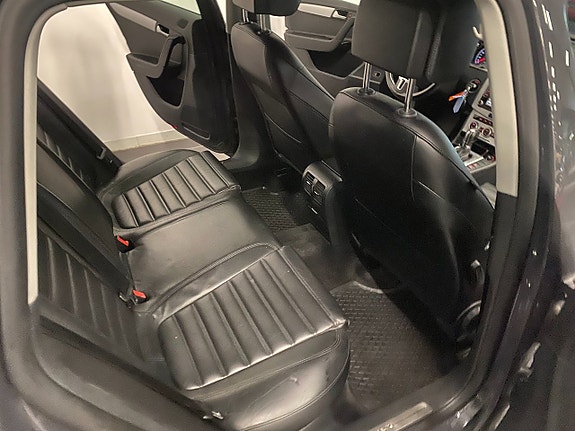 Volkswagen Passat Alltrack 9 of 14