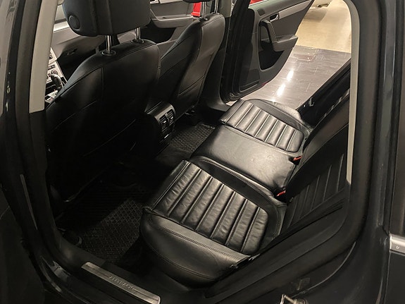 Volkswagen Passat Alltrack 8 of 14