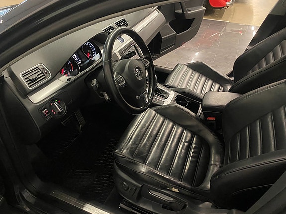 Volkswagen Passat Alltrack 7 of 14