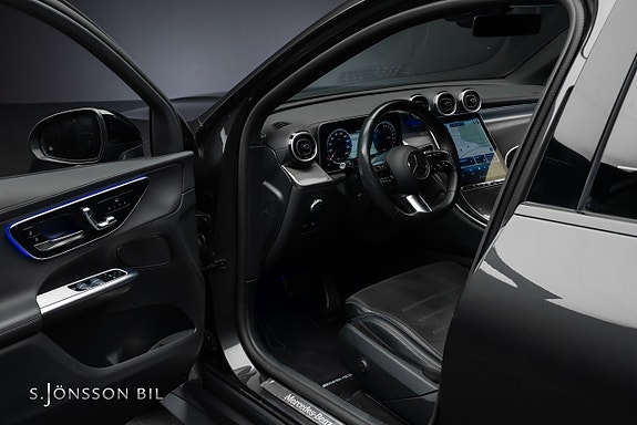 Mercedes-Benz GLC300 e 9 of 20
