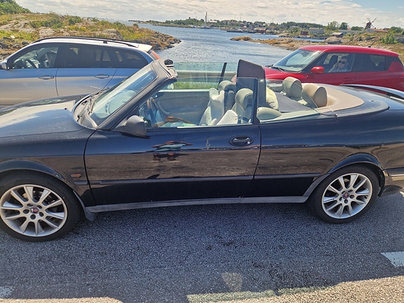Saab 900 3 of 4
