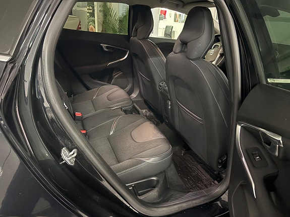 Volvo V40 15 of 22