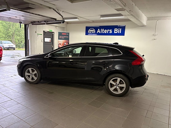 Volvo V40 22 of 22