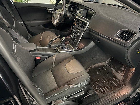 Volvo V40 14 of 22