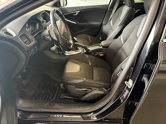 Volvo V40 18 of 22