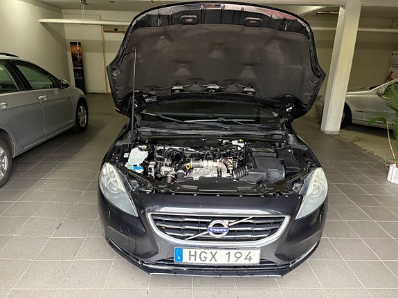 Volvo V40 12 of 22