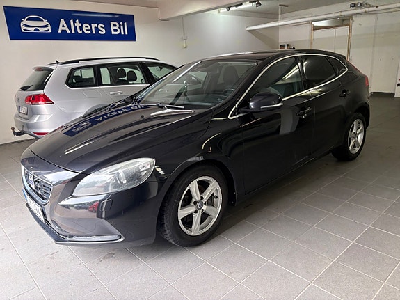 Volvo V40 4 of 22