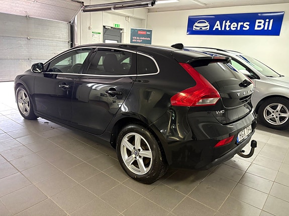 Volvo V40 9 of 22