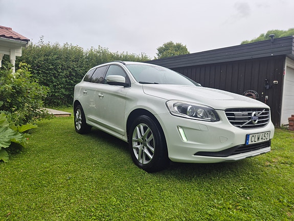 Volvo XC60 2 of 3