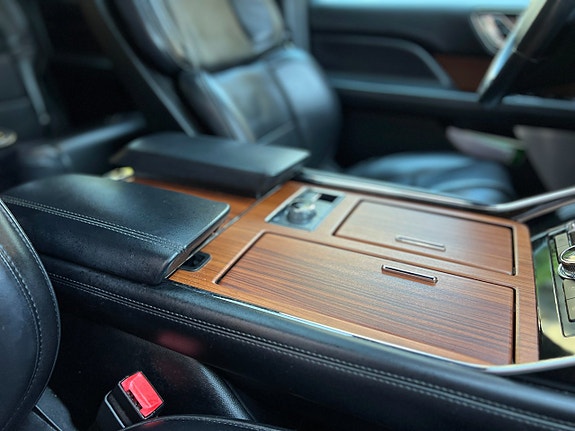 Lincoln Navigator 15 of 30