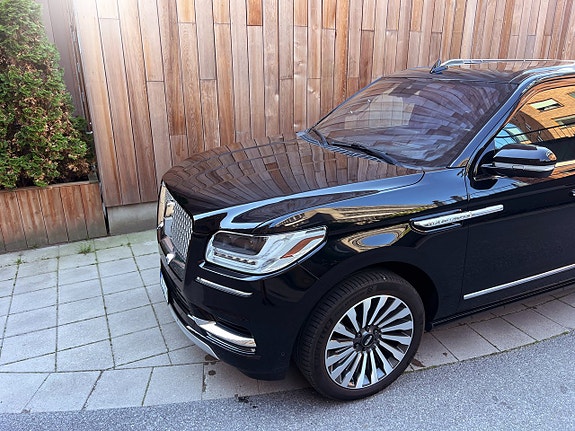 Lincoln Navigator 5 of 5