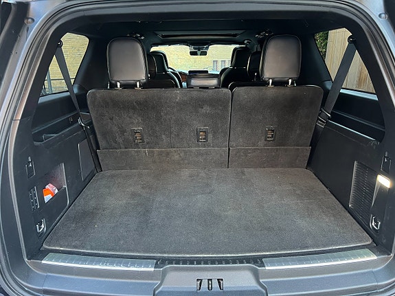 Lincoln Navigator 30 of 30