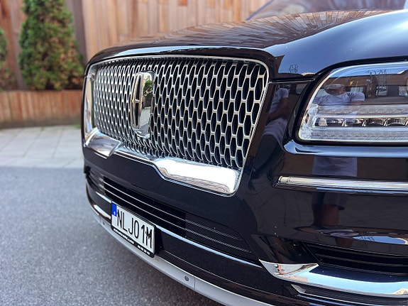 Lincoln Navigator 4 of 5