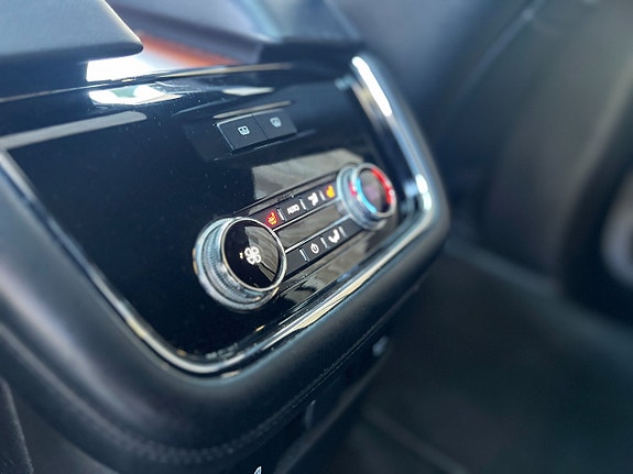 Lincoln Navigator 19 of 30