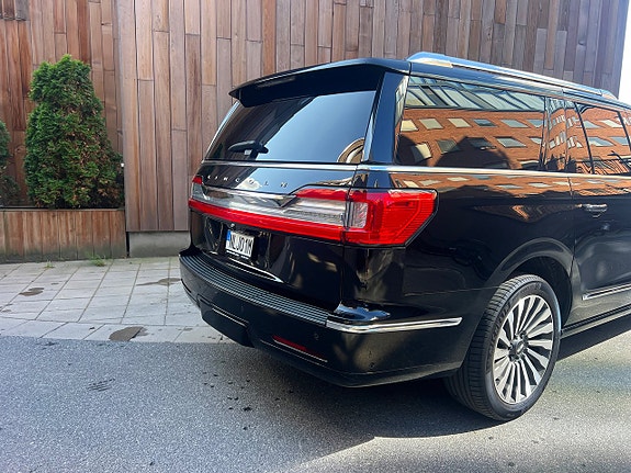 Lincoln Navigator 10 of 30