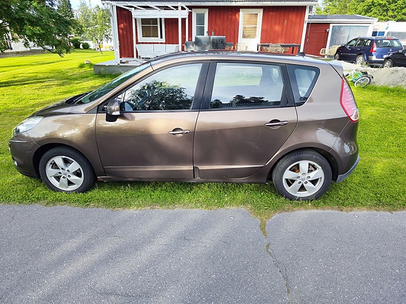 Renault Scenic III 2 of 9