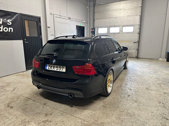 BMW 335i 4 of 5