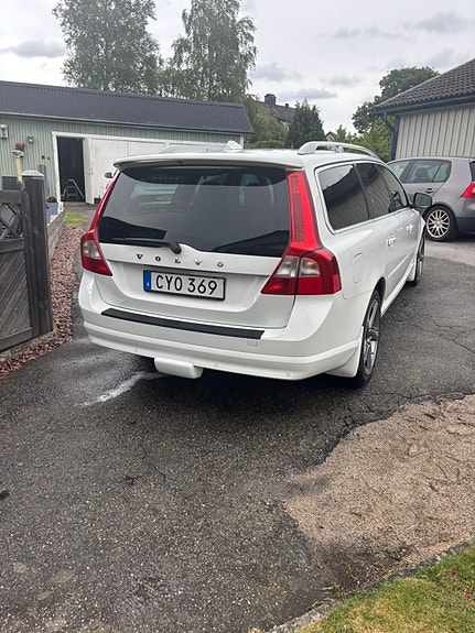 Volvo V70 4 of 5