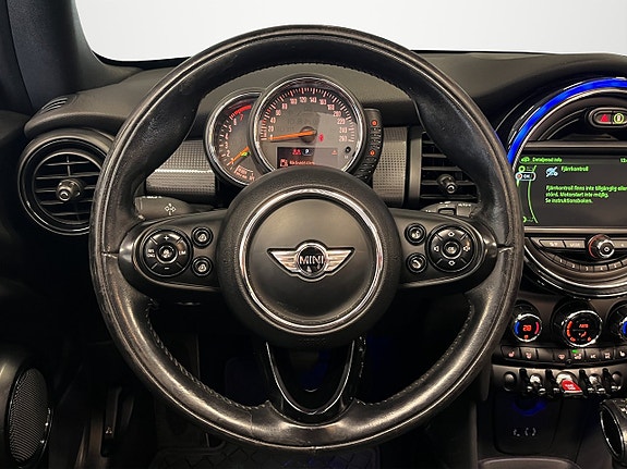 MINI Cooper 14 of 24