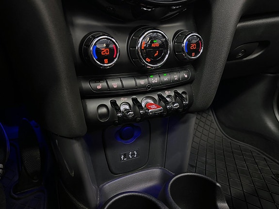 MINI Cooper 21 of 24