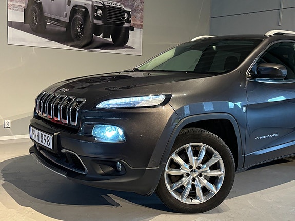Jeep Cherokee 2 of 21