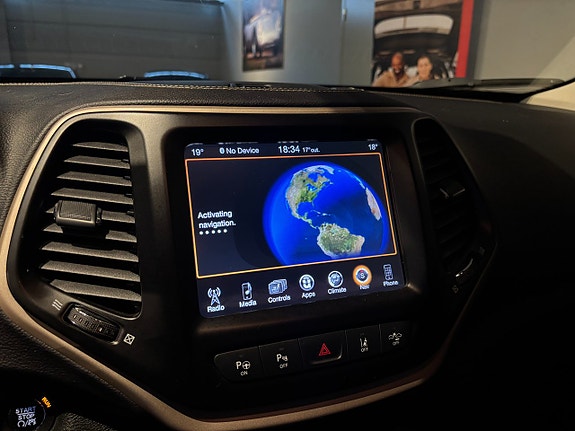 Jeep Cherokee 12 of 21