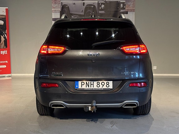 Jeep Cherokee 18 of 21