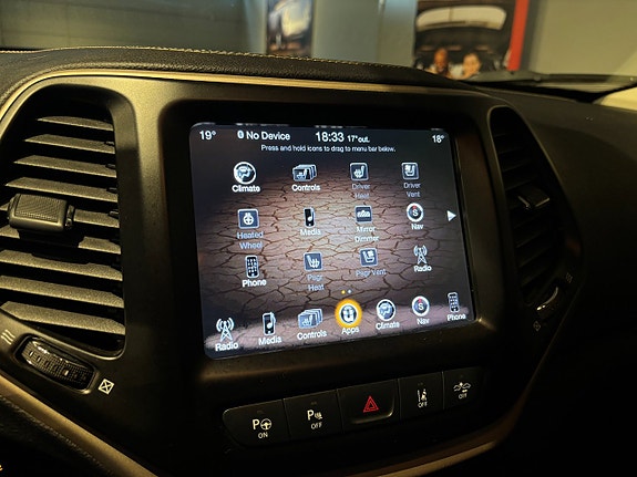 Jeep Cherokee 11 of 21