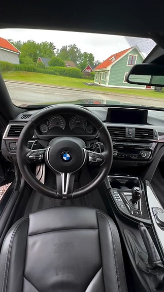 BMW M4 10 of 14