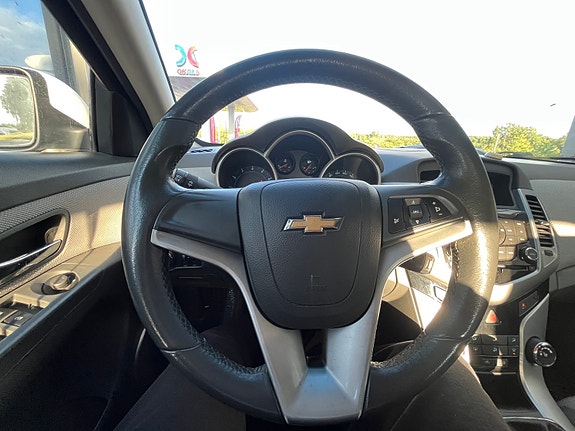 Chevrolet Cruze 5 of 5