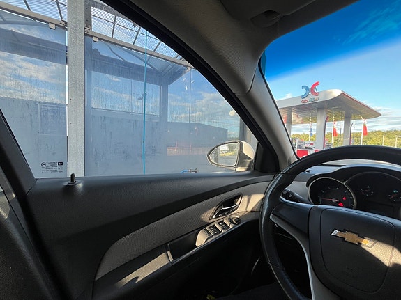 Chevrolet Cruze 6 of 7