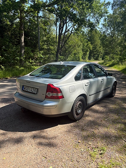 Volvo S40 3 of 5