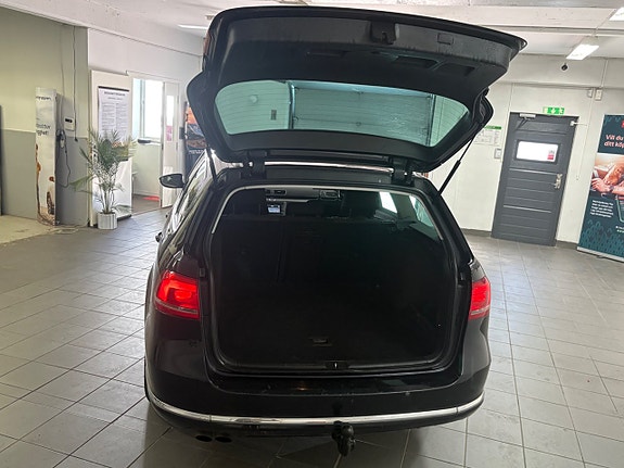 Volkswagen Passat 8 of 22