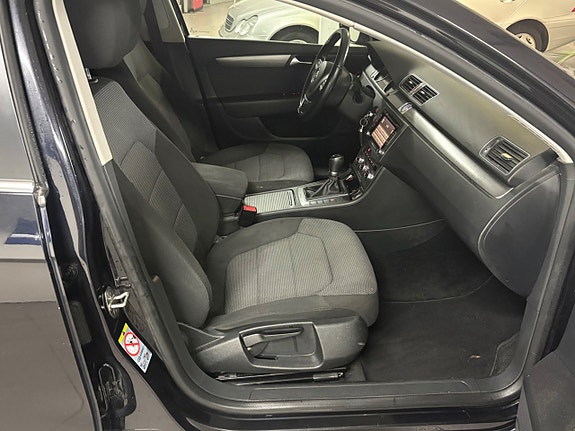 Volkswagen Passat 22 of 22