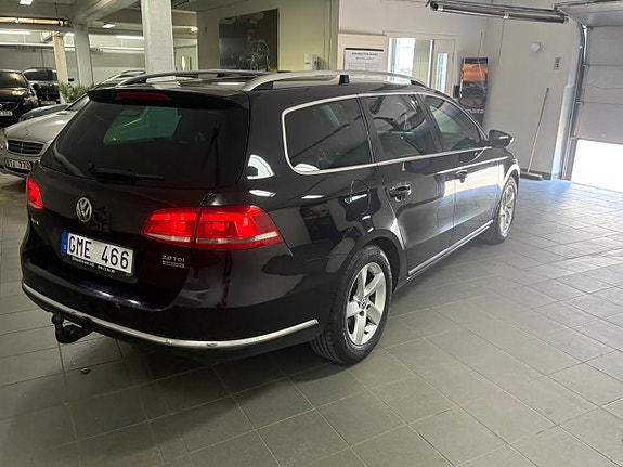 Volkswagen Passat 3 of 22