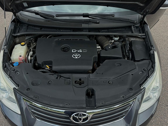 Toyota Avensis 5 of 5