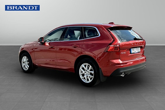 Volvo XC60 2 of 5