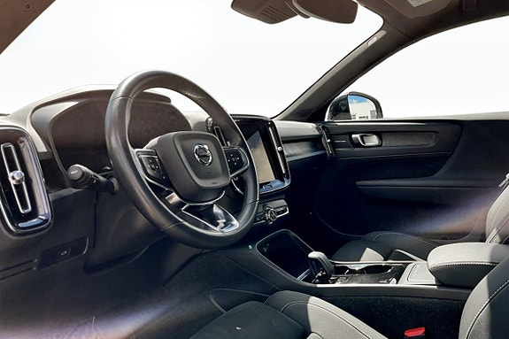 Volvo XC40 5 of 5