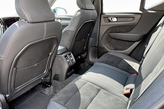 Volvo XC40 8 of 9
