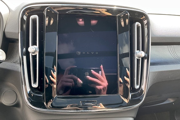 Volvo XC40 6 of 9