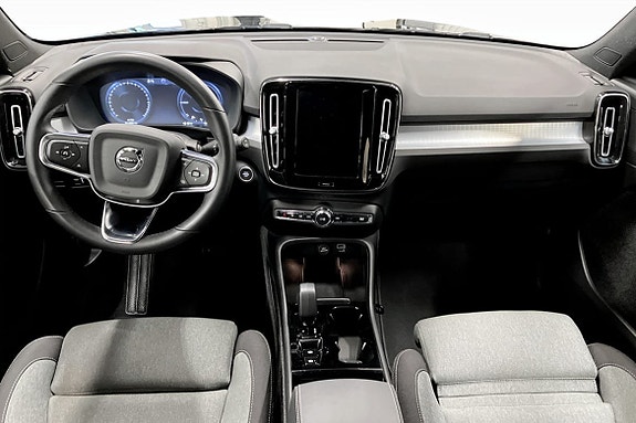 Volvo XC40 5 of 5
