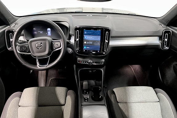 Volvo XC40 5 of 5