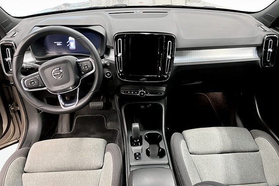 Volvo XC40 5 of 5