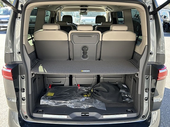 Volkswagen Multivan 9 of 27