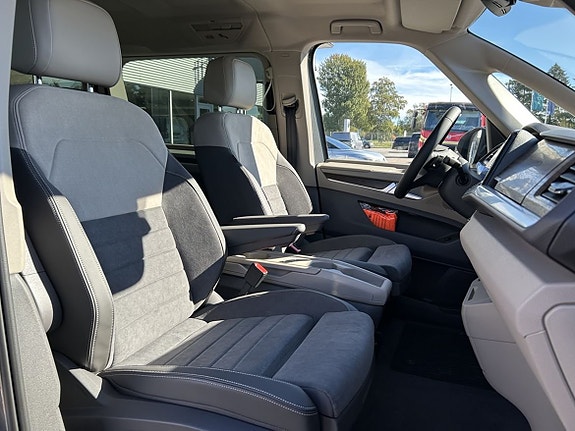 Volkswagen Multivan 14 of 27