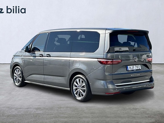 Volkswagen Multivan 7 of 27