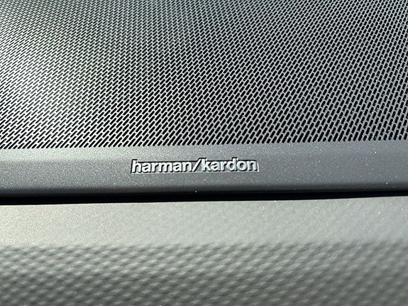 Volkswagen Multivan 22 of 27