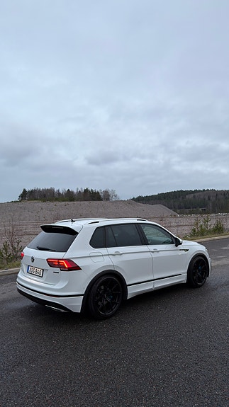 Volkswagen Tiguan 3 of 5